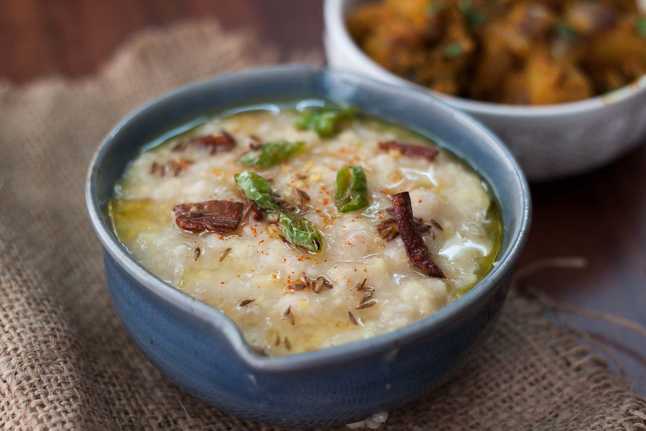 Bikaneri Khichdi Recipe (Wheat Kernel And Moong Dal Khichdi)